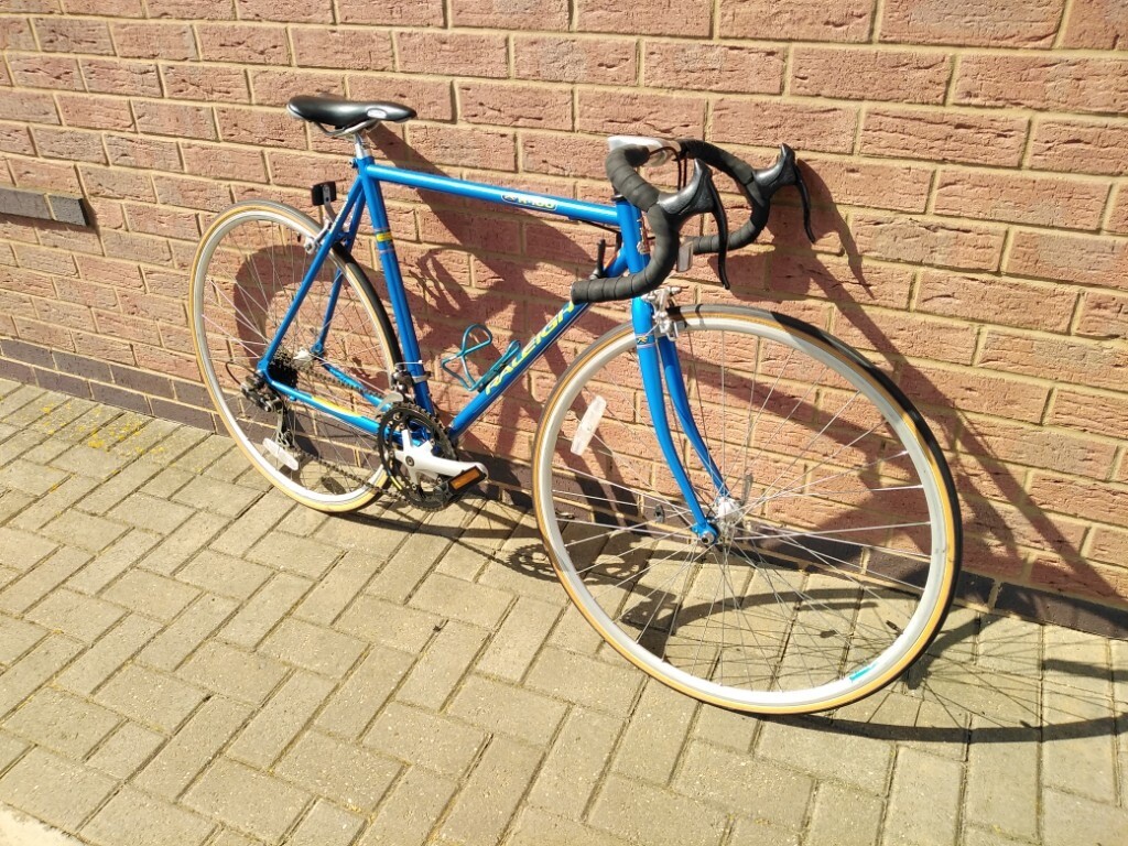 raleigh r100 road bike